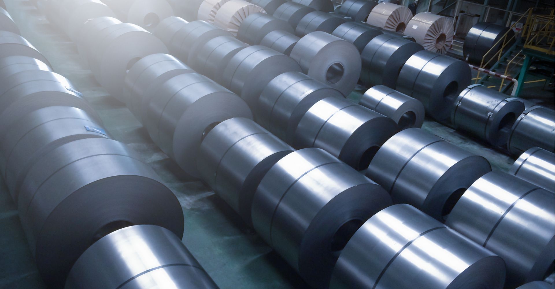 Steel strapping for heavy-duty industrial packaging